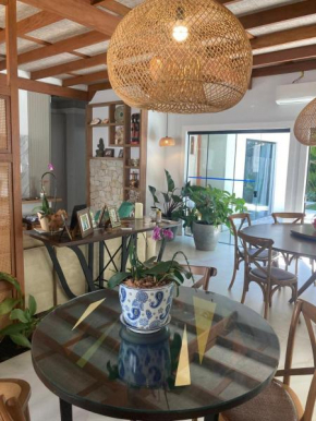 Casa em condominio na praia da feiticeira em ilhabela